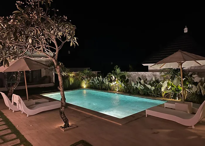 Kelingking Village Hotel *